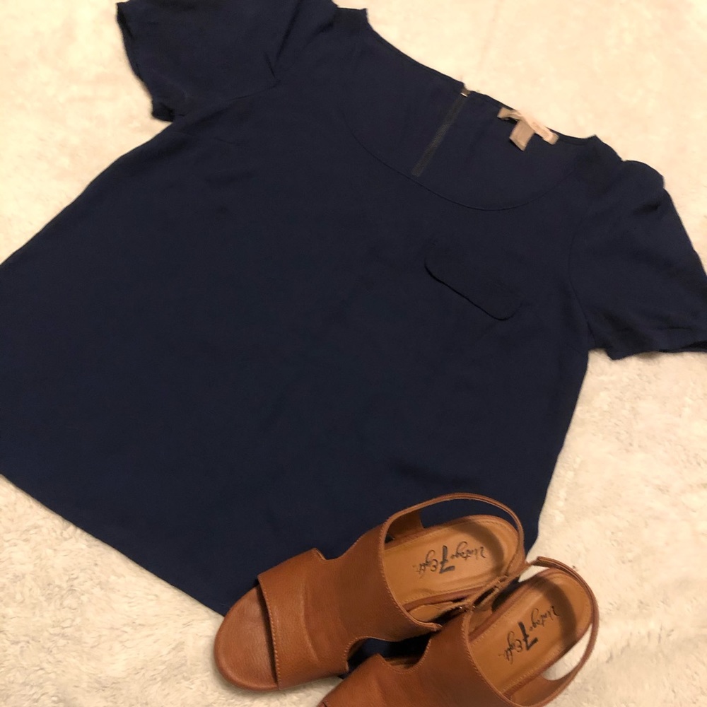 Forever 21 navy blue top small faux pocket